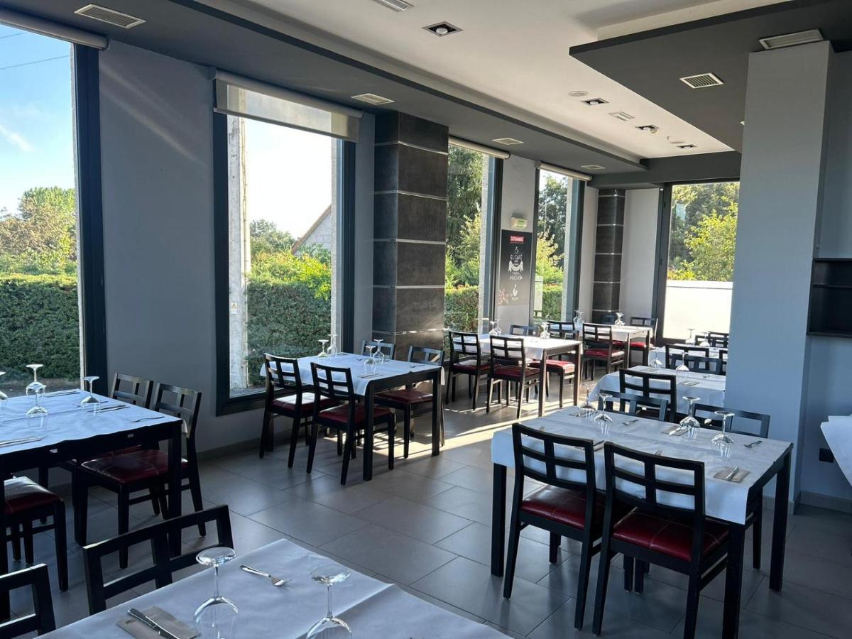 Hostal Restaurante Aqua โอว์เรนเซ ภายนอก รูปภาพ