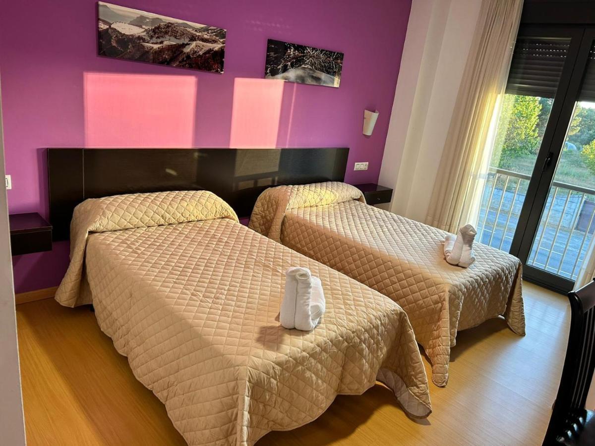 Hostal Restaurante Aqua โอว์เรนเซ ภายนอก รูปภาพ