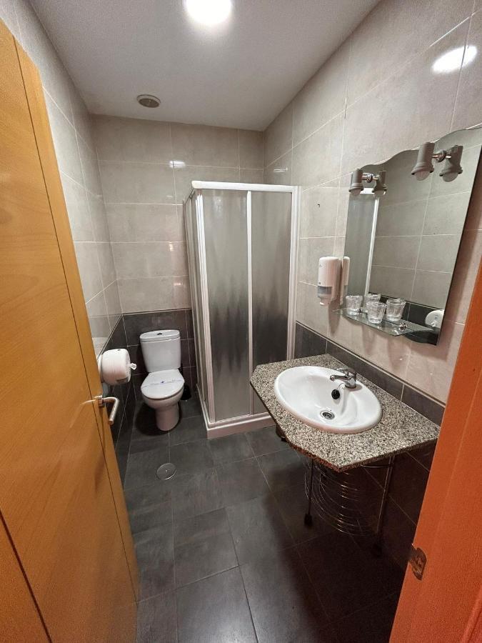 Hostal Restaurante Aqua โอว์เรนเซ ภายนอก รูปภาพ